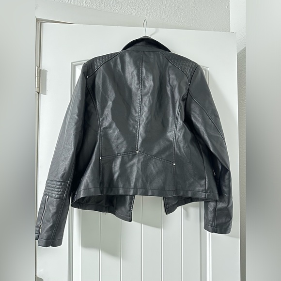 Faux leather jacket - Picture 2 of 4